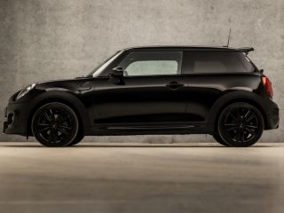 Mini Cooper S 2.0 Cooper S John Cooper Works 192Pk (APPLE CARPLAY, GROOT NAVI, HEAD-UP DISPLAY, LEDEREN SPORTST...