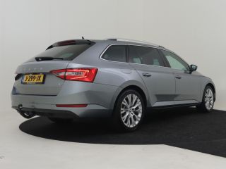 Skoda Superb Combi 1.4 TSI iV Business Edition 218pk l Camera | Trekhaak | Stoelverwarming | Elektr. Verst. Be...