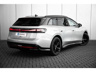 Volkswagen ID.7 Pro Limited Edition | Achterbank in ongelijke delen neerklapbaar incl. middenarmsteun en doorlaad...