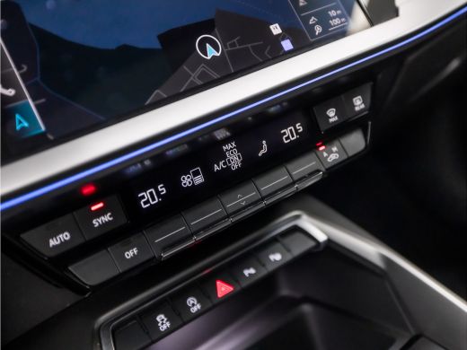 Audi A3 Sportback 30 TFSI Sport Automaat (SCHUIFDAK, APPLE CARPLAY, GROOT NAVI, ADAPTIVE CRUISE, SFEERVER... ActivLease financial lease