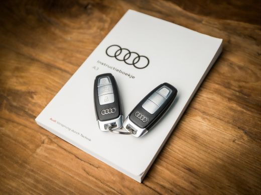 Audi A3 Sportback 30 TFSI Sport Automaat (SCHUIFDAK, APPLE CARPLAY, GROOT NAVI, ADAPTIVE CRUISE, SFEERVER... ActivLease financial lease