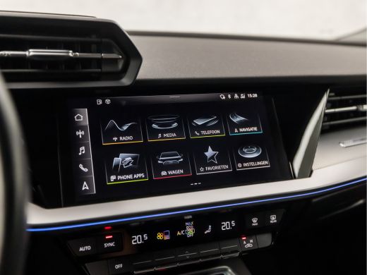 Audi A3 Sportback 30 TFSI Sport Automaat (SCHUIFDAK, APPLE CARPLAY, GROOT NAVI, ADAPTIVE CRUISE, SFEERVER... ActivLease financial lease