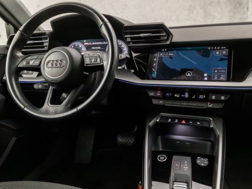 Audi A3 Sportback 30 TFSI Sport Automaat (SCHUIFDAK, APPLE CARPLAY, GROOT NAVI, ADAPTIVE CRUISE, SFEERVER... ActivLease financial lease