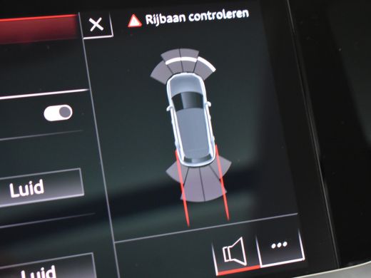 Audi Q3 45 TFSI e Advanced edition 245pk | Panoramadak | Leder l Elektr. Achterklep l Navigatie | 19"LMV ... ActivLease financial lease