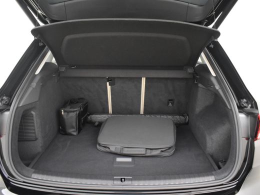 Audi Q3 45 TFSI e Advanced edition 245pk | Panoramadak | Leder l Elektr. Achterklep l Navigatie | 19"LMV ... ActivLease financial lease