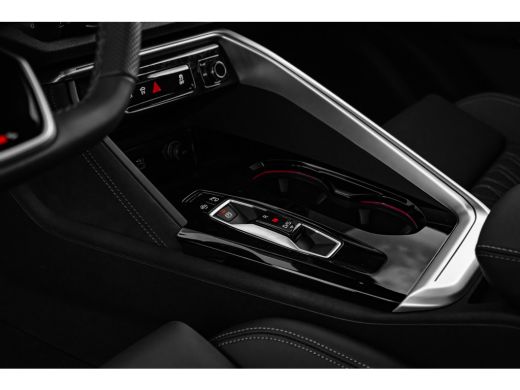 Audi Q5 2.0 TFSI e-hybrid 270 kW quattro S edition Competition Trekhaak | Panorama Dak | Luchtvering | St... ActivLease financial lease