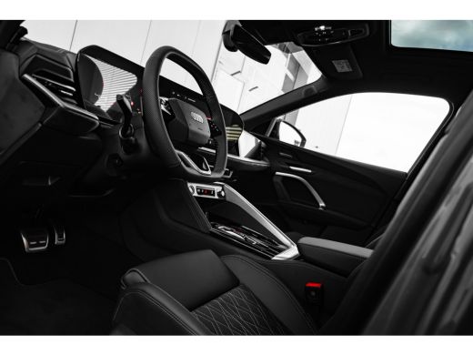 Audi Q5 2.0 TFSI e-hybrid 270 kW quattro S edition Competition Trekhaak | Panorama Dak | Luchtvering | St... ActivLease financial lease