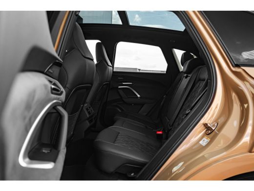 Audi Q5 2.0 TFSI e-hybrid 270 kW quattro S edition Competition Trekhaak | Panorama Dak | Luchtvering | St... ActivLease financial lease