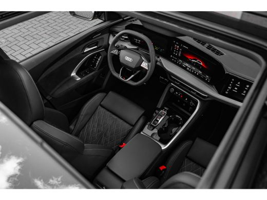 Audi Q5 2.0 TFSI e-hybrid 270 kW quattro S edition Competition Trekhaak | Panorama Dak | Luchtvering | St... ActivLease financial lease