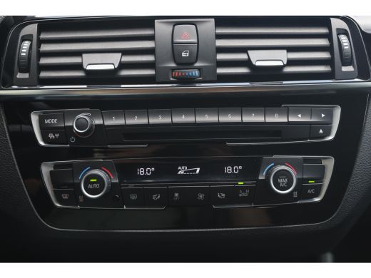 BMW 1 Serie 116i Sport Line / Sportstoelen / LED / Airconditioning / Cruise Control / PDC ActivLease financial lease