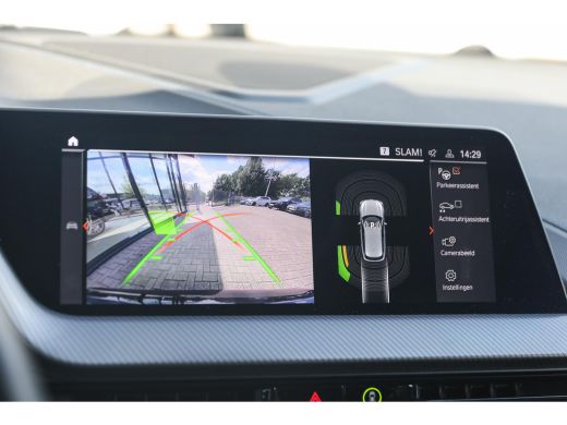 BMW 1 Serie 118i M Sport Automaat / Panoramadak / Sportstoelen / Achteruitrijcamera / LED / M Sportonderstel ... ActivLease financial lease