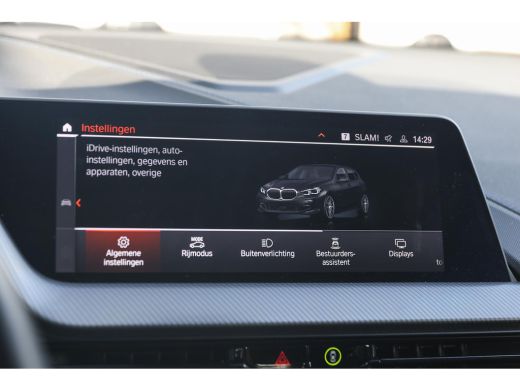 BMW 1 Serie 118i M Sport Automaat / Panoramadak / Sportstoelen / Achteruitrijcamera / LED / M Sportonderstel ... ActivLease financial lease