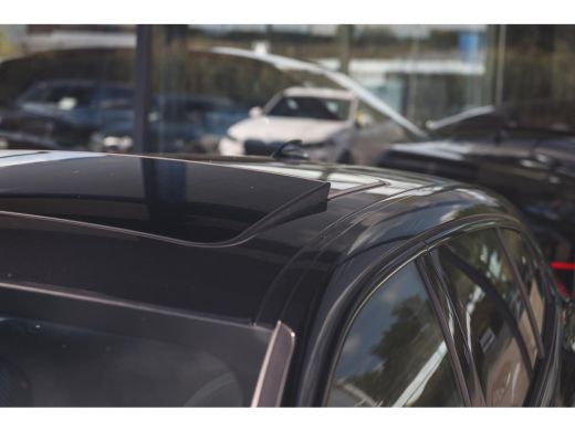 BMW 1 Serie 118i M Sport Automaat / Panoramadak / Sportstoelen / Achteruitrijcamera / LED / M Sportonderstel ... ActivLease financial lease