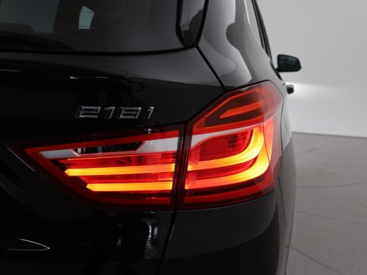 BMW 2 Serie Gran Tourer 218i 7-PERS HIGH EXECUTIVE AUT. + HEAD-UP | LEDER | AFN. TREKHAAK | CAMERA | STOELVERW. ActivLease financial lease