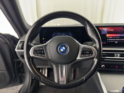 BMW i4 eDrive40 84 kWh M-Sportpack [ 3-Fase ] { SOH-95%} (INCL-BTW) *LEATHER-ALCANTARA | FULL-LED | ADAP... ActivLease financial lease