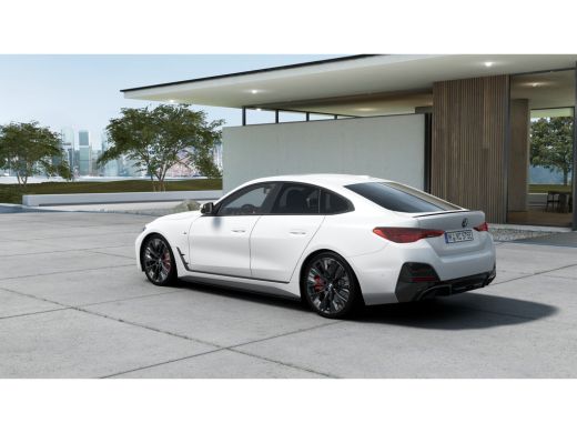 BMW i4 eDrive40 High Executive M Sport / Schuif-kanteldak / Comfort Access / Adaptieve LED / Stoelverwar... ActivLease financial lease