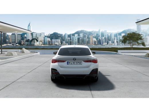 BMW i4 eDrive40 High Executive M Sport / Schuif-kanteldak / Comfort Access / Adaptieve LED / Stoelverwar... ActivLease financial lease