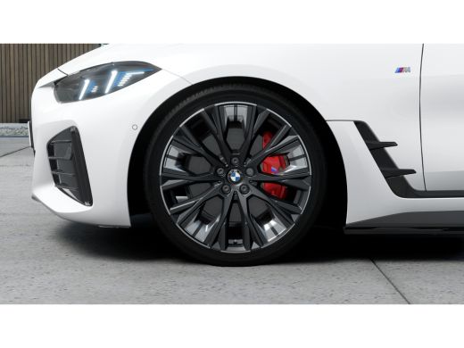 BMW i4 eDrive40 High Executive M Sport / Schuif-kanteldak / Comfort Access / Adaptieve LED / Stoelverwar... ActivLease financial lease