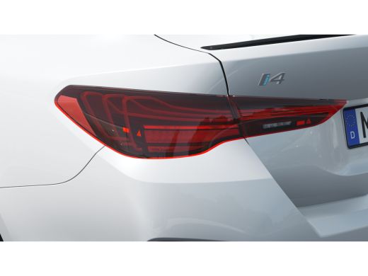 BMW i4 eDrive40 High Executive M Sport / Schuif-kanteldak / Comfort Access / Adaptieve LED / Stoelverwar... ActivLease financial lease
