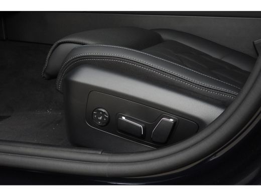 BMW i5 eDrive40 M Sport / Panoramadak / Trekhaak / Adaptief onderstel / Stoelventilatie / Comfort Access... ActivLease financial lease