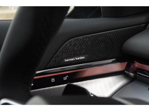 BMW i5 eDrive40 M Sport / Panoramadak / Trekhaak / Adaptief onderstel / Stoelventilatie / Comfort Access... ActivLease financial lease