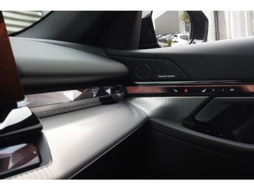 BMW i5 eDrive40 M Sport / Panoramadak / Trekhaak / Adaptief onderstel / Stoelventilatie / Comfort Access... ActivLease financial lease