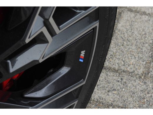 BMW i5 eDrive40 M Sport / Panoramadak / Trekhaak / Adaptief onderstel / Stoelventilatie / Comfort Access... ActivLease financial lease