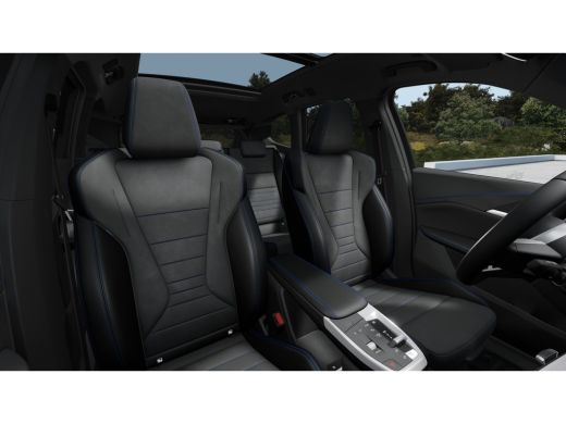 BMW iX1 eDrive20 High Executive M Sport Automaat / Panoramadak / Trekhaak / Sportstoelen / M Adaptief ond... ActivLease financial lease