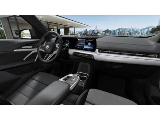 BMW iX1 eDrive20 High Executive M Sport Automaat / Panoramadak / Trekhaak / Sportstoelen / M Adaptief ond... ActivLease financial lease