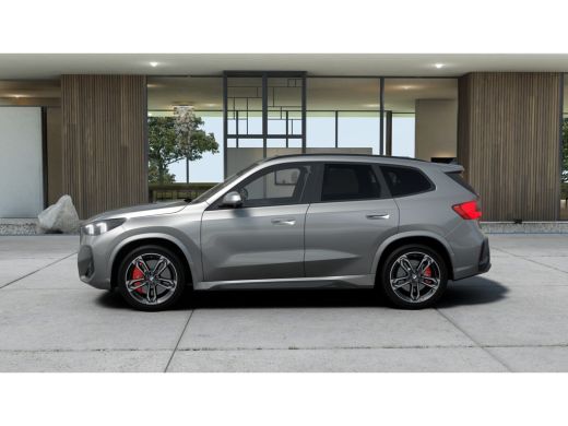 BMW iX1 eDrive20 High Executive M Sport Automaat / Panoramadak / Trekhaak / Sportstoelen / M Adaptief ond... ActivLease financial lease