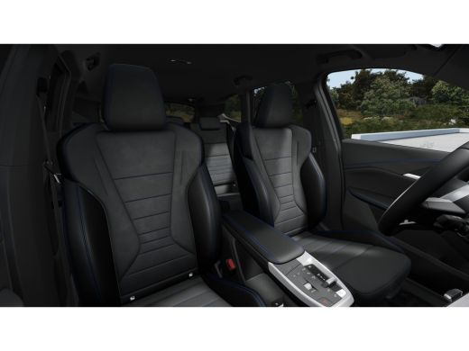 BMW iX1 eDrive20 M Sport / Sportstoelen / Achteruitrijcamera / M Adaptief onderstel / Stoelverwarming / H... ActivLease financial lease