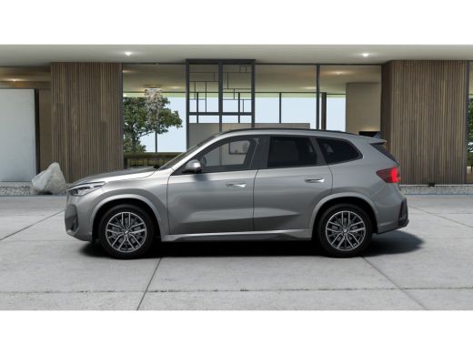 BMW iX1 eDrive20 M Sport / Sportstoelen / Achteruitrijcamera / M Adaptief onderstel / Stoelverwarming / H... ActivLease financial lease