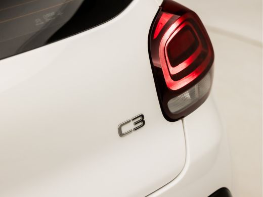 Citroën C3 1.2 PureTech Sport Automaat (APPLE CARPLAY, GROOT NAVI, GETINT GLAS, CRUISE, PARKEERSENSOREN, SPO... ActivLease financial lease