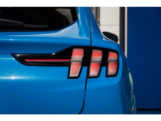 Ford Mustang Mach-E Mach-E GT Extended AWD 98 kWh | Cruise adaptief | 20'' | Alcantara | Apple Carplay/Android Auto |... ActivLease financial lease