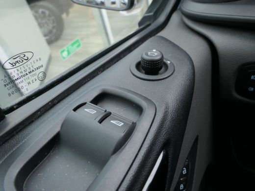 Ford Transit Custom 320 2.0 TDCI 185pk L1H1 Sport DC | Automaat! | Dubbele cabine! | 2x Schuifdeur | Stoelverwarming ... ActivLease financial lease