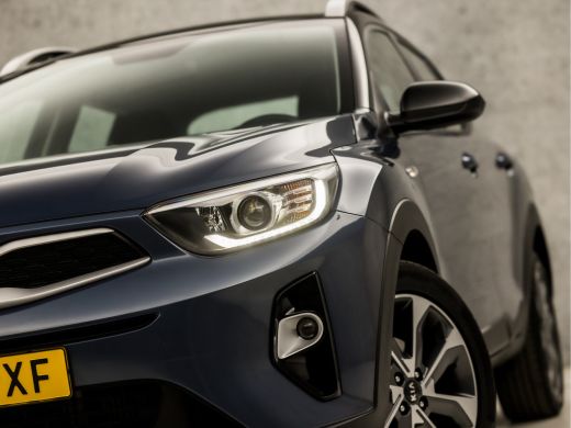 Kia Stonic 1.0 T-GDi DynamicLine (APPLE CARPLAY, NAVIGATIE, CAMERA, SPORTSTOELEN, KEYLESS, LM VELGEN, PARKEE... ActivLease financial lease