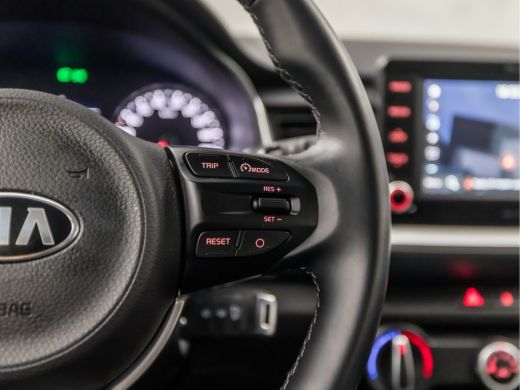 Kia Stonic 1.0 T-GDi DynamicLine (APPLE CARPLAY, NAVIGATIE, CAMERA, SPORTSTOELEN, KEYLESS, LM VELGEN, PARKEE... ActivLease financial lease