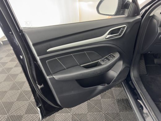 MG ZS EV EV Luxury 45 kWh {SOH-90 %} (INCL-BTW) Aut. *PANO | LUXURY-LEATHER | CCS-FASTLOADER | KEYLESS | N... ActivLease financial lease
