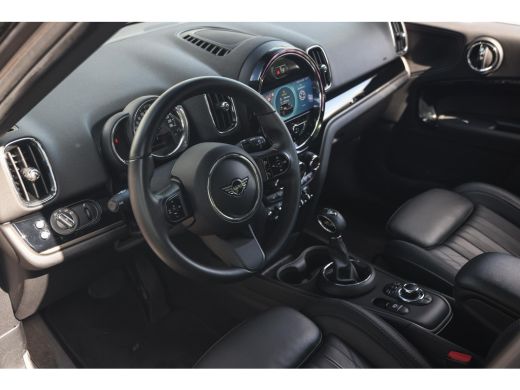 Mini Countryman Cooper S E ALL4 / Panoramadak / Stoelverwarming / LED / Airconditioning / Cruise Control ActivLease financial lease