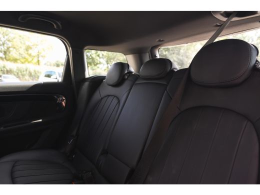 Mini Countryman Cooper S E ALL4 / Panoramadak / Stoelverwarming / LED / Airconditioning / Cruise Control ActivLease financial lease