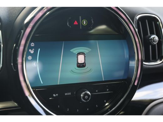 Mini Countryman Cooper S E ALL4 / Panoramadak / Stoelverwarming / LED / Airconditioning / Cruise Control ActivLease financial lease