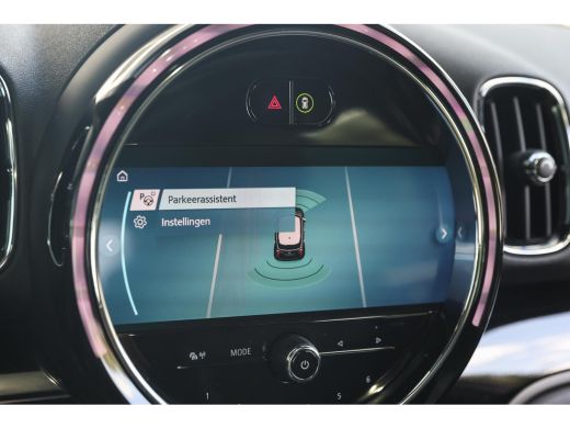 Mini Countryman Cooper S E ALL4 / Panoramadak / Stoelverwarming / LED / Airconditioning / Cruise Control ActivLease financial lease