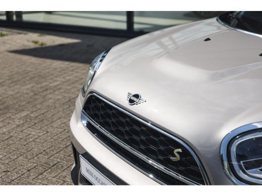 Mini Countryman Cooper S E ALL4 / Panoramadak / Stoelverwarming / LED / Airconditioning / Cruise Control ActivLease financial lease