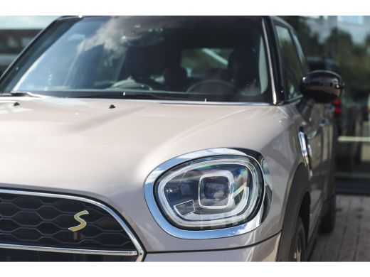 Mini Countryman Cooper S E ALL4 / Panoramadak / Stoelverwarming / LED / Airconditioning / Cruise Control ActivLease financial lease