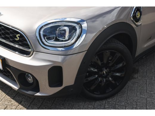 Mini Countryman Cooper S E ALL4 / Panoramadak / Stoelverwarming / LED / Airconditioning / Cruise Control ActivLease financial lease