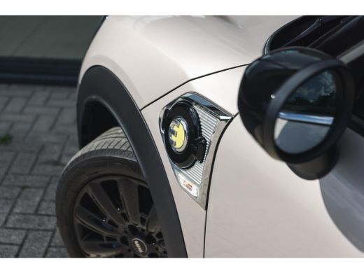 Mini Countryman Cooper S E ALL4 / Panoramadak / Stoelverwarming / LED / Airconditioning / Cruise Control ActivLease financial lease