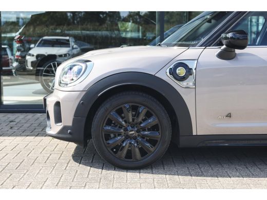 Mini Countryman Cooper S E ALL4 / Panoramadak / Stoelverwarming / LED / Airconditioning / Cruise Control ActivLease financial lease