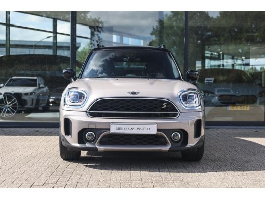 Mini Countryman Cooper S E ALL4 / Panoramadak / Stoelverwarming / LED / Airconditioning / Cruise Control ActivLease financial lease