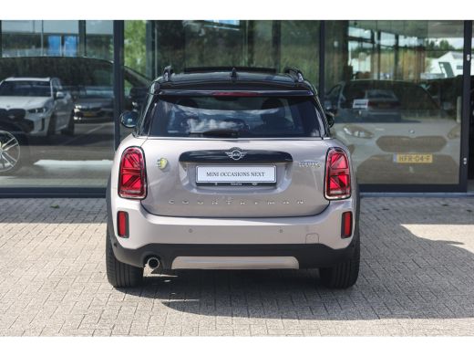 Mini Countryman Cooper S E ALL4 / Panoramadak / Stoelverwarming / LED / Airconditioning / Cruise Control ActivLease financial lease