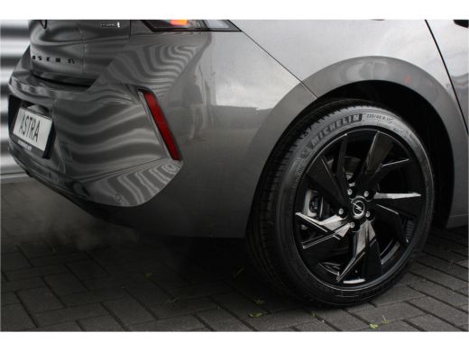 Opel Astra 1.6 HYBRID 180PK ULTIMATE AUTOMAAT / NAVI / LEDER / CLIMA / AGR / PDC / 17" LMV / CAMERA / BLACK ... ActivLease financial lease